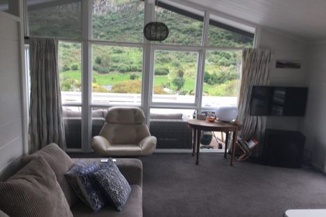 Photo of property in 32 Evans Pass Road, Sumner, Christchurch, 8081