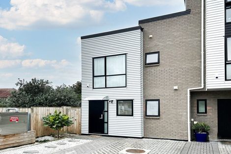 Photo of property in 5 Waru Lane, Te Atatu Peninsula, Auckland, 0610