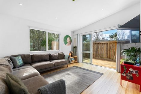 Photo of property in 10 Sauterne Road, Kumeu, 0810
