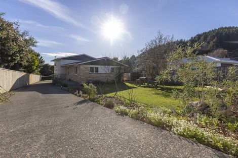 Photo of property in 43 Kaitawa Crescent, Paraparaumu, 5032