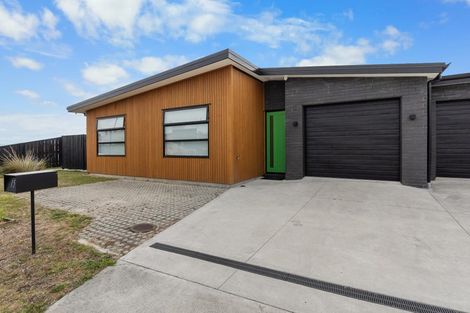 Photo of property in 15 Pragma Rise, Rototuna North, Hamilton, 3210