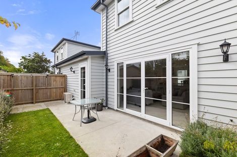 Photo of property in 2/24 Devon Street, Sydenham, Christchurch, 8023