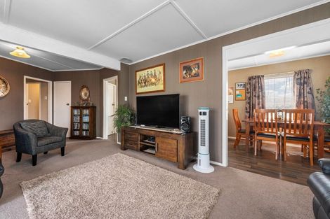 Photo of property in 15 Fenruss Street, Fairy Springs, Rotorua, 3015