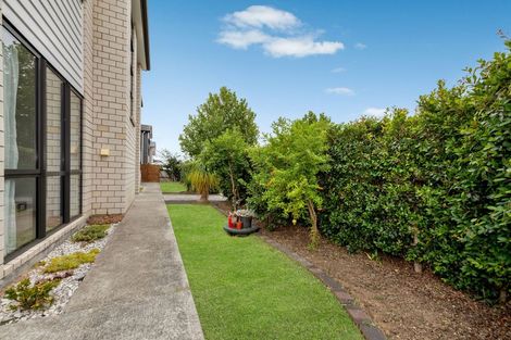 Photo of property in 76 Donegal Park Drive, Flat Bush, Auckland, 2019
