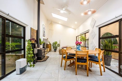 Photo of property in 719 Scenic Drive, Henderson Valley, Auckland, 0612