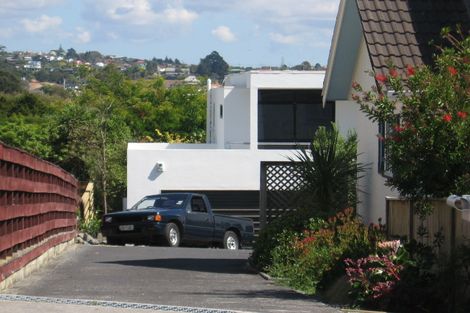 Photo of property in 1/14 Rothesay Bay Road, Rothesay Bay, Auckland, 0630
