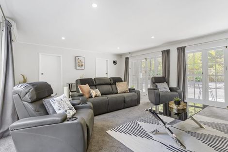 Photo of property in 673 West Coast Road, Oratia, Auckland, 0604