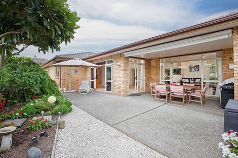 Photo of property in 4 Saltwood Street, Red Beach, 0932