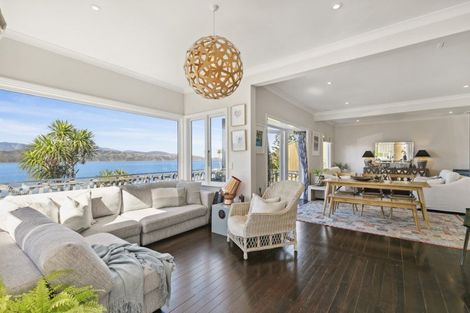 Photo of property in 8 Nakora Road, Karaka Bays, Wellington, 6022