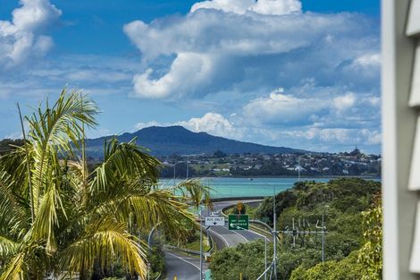 Photo of property in 33 Waimana Avenue, Northcote Point, Auckland, 0627