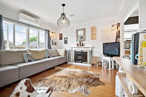 Photo of property in 22 Mellsop Avenue, Waiuku, 2123