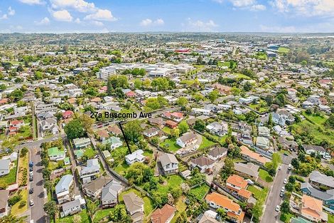Photo of property in 27a Buscomb Avenue, Henderson, Auckland, 0610