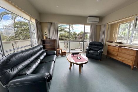 Photo of property in 17 Freyberg Crescent, Waikanae Beach, Waikanae, 5036