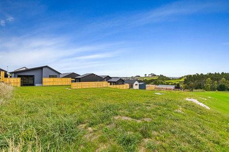 Photo of property in 15 Tamaota Terrace, Wainui, 0992