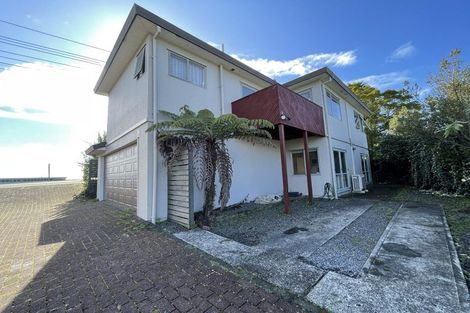 Photo of property in 2/227 Sunset Road, Sunnynook, Auckland, 0632