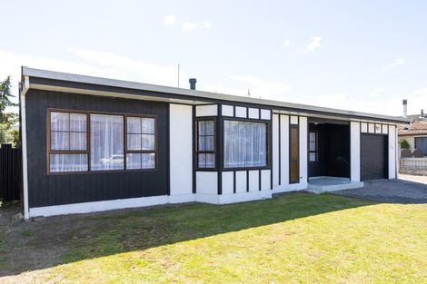 Photo of property in 230 Flaxmere Avenue, Flaxmere, Hastings, 4120