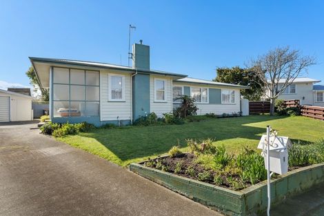 Photo of property in 6 Cohen Place, Milson, Palmerston North, 4414