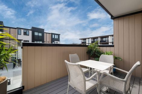 Photo of property in 2/19 Windlass Street, Long Bay, Auckland, 0630