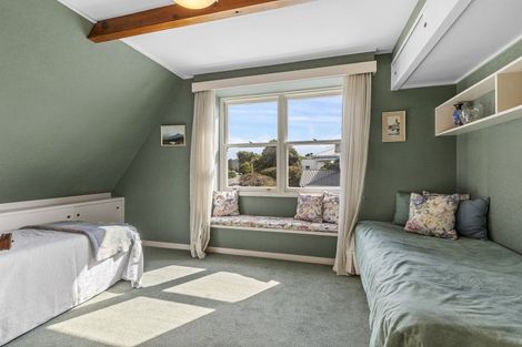 Photo of property in 51 Awa Road, Karaka Bays, Wellington, 6022