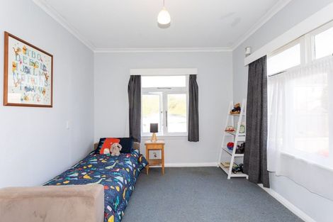 Photo of property in 64 Great North Road, Saint Johns Hill, Whanganui, 4500