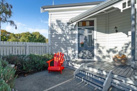 Photo of property in 260-262 High Street North, Carterton, 5713