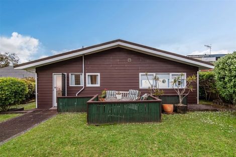 Photo of property in 9 Catalina Crescent, Forrest Hill, Auckland, 0620