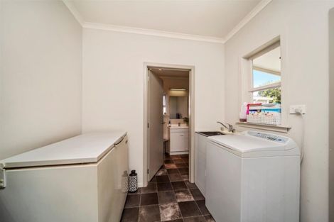 Photo of property in 37 Burns Street, Hawera, 4610