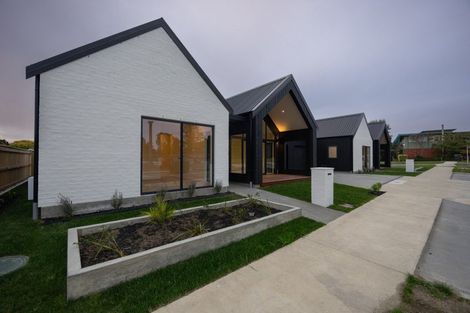 Photo of property in 42 Kanuka Drive, Hokowhitu, Palmerston North, 4410