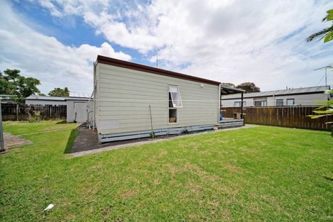 Photo of property in 1/142 Shifnal Drive, Randwick Park, Auckland, 2105