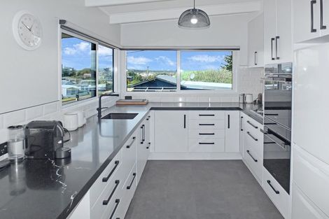 Photo of property in 122 Seabury Avenue, Foxton Beach, Foxton, 4815