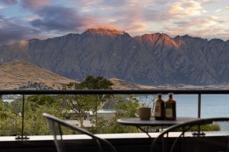 Photo of property in Alpine Meadows Apartments, 135w Fernhill Road, Fernhill, Queenstown, 9300