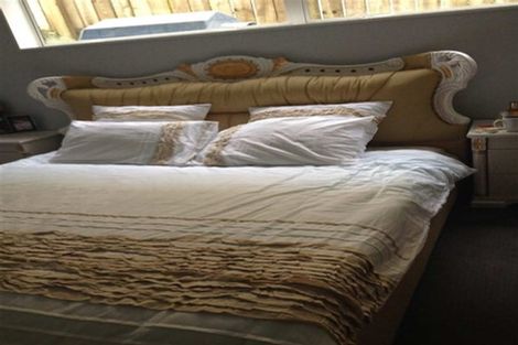 Photo of property in 696 East Coast Road, Pinehill, Auckland, 0632