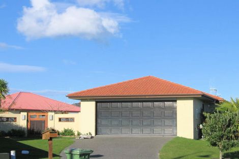 Photo of property in 15 Lamia Grove, Papamoa Beach, Papamoa, 3118