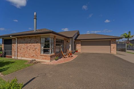 Photo of property in 48 Carina Way, Whitianga, 3510