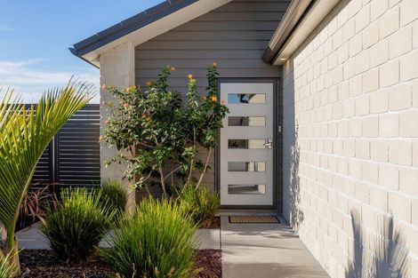 Photo of property in 24 Marion Crescent, Papamoa Beach, Papamoa, 3118