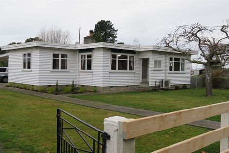 Photo of property in 16 Golf Links Road, Rangiora, 7473