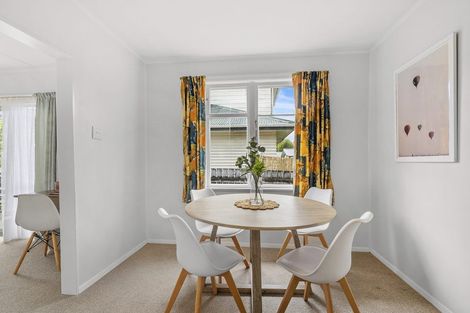 Photo of property in 10 Findlay Street, Tawa, Wellington, 5028