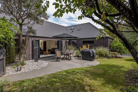 Photo of property in 25 Cricklewood Place, Avonhead, Christchurch, 8042