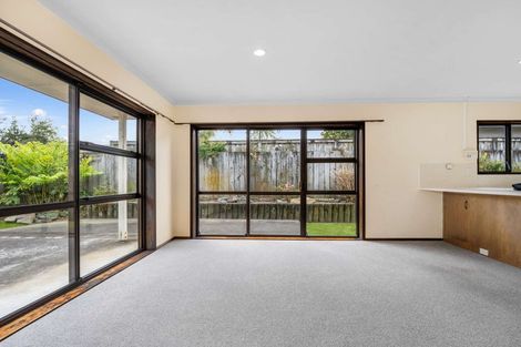 Photo of property in 2/12 Penrhyn Place, Mount Maunganui, 3116