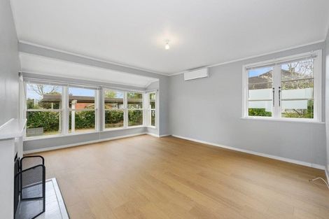 Photo of property in 2 Sare Crescent, Fairfield, Hamilton, 3214