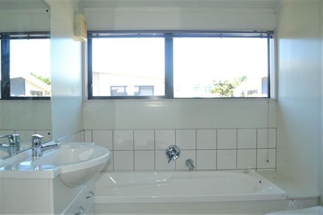 Photo of property in 10/389 Broadway, Miramar, Wellington, 6022