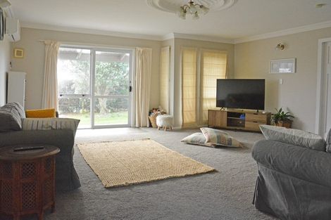 Photo of property in 37 Allan Road, Burgess Park, New Plymouth, 4371