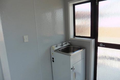 Photo of property in 39 Kirrie Avenue, Te Atatu South, Auckland, 0610