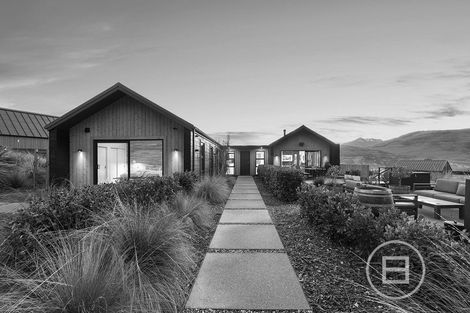 Photo of property in 3 Rabbiters Drive, Jacks Point, Queenstown, 9371