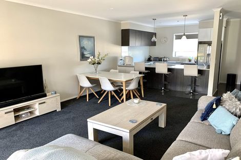 Photo of property in 215 Hobsonville Point Road, Hobsonville, Auckland, 0616
