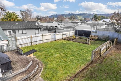Photo of property in 6 Edelweiss Grove, Timberlea, Upper Hutt, 5018