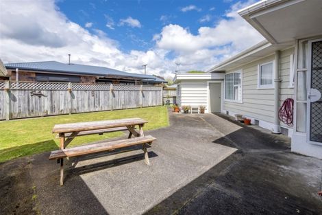 Photo of property in 98 Bartholomew Road, Levin, 5510