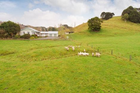 Photo of property in 54/56 Ongo Road, Hunterville, 4730