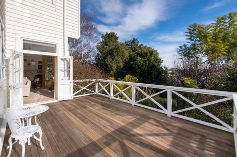 Photo of property in 5 Cobden Lane, Bluff Hill, Napier, 4110