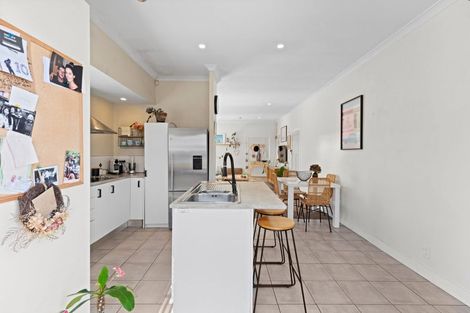 Photo of property in 12 Richmond Street, Fitzroy, New Plymouth, 4312